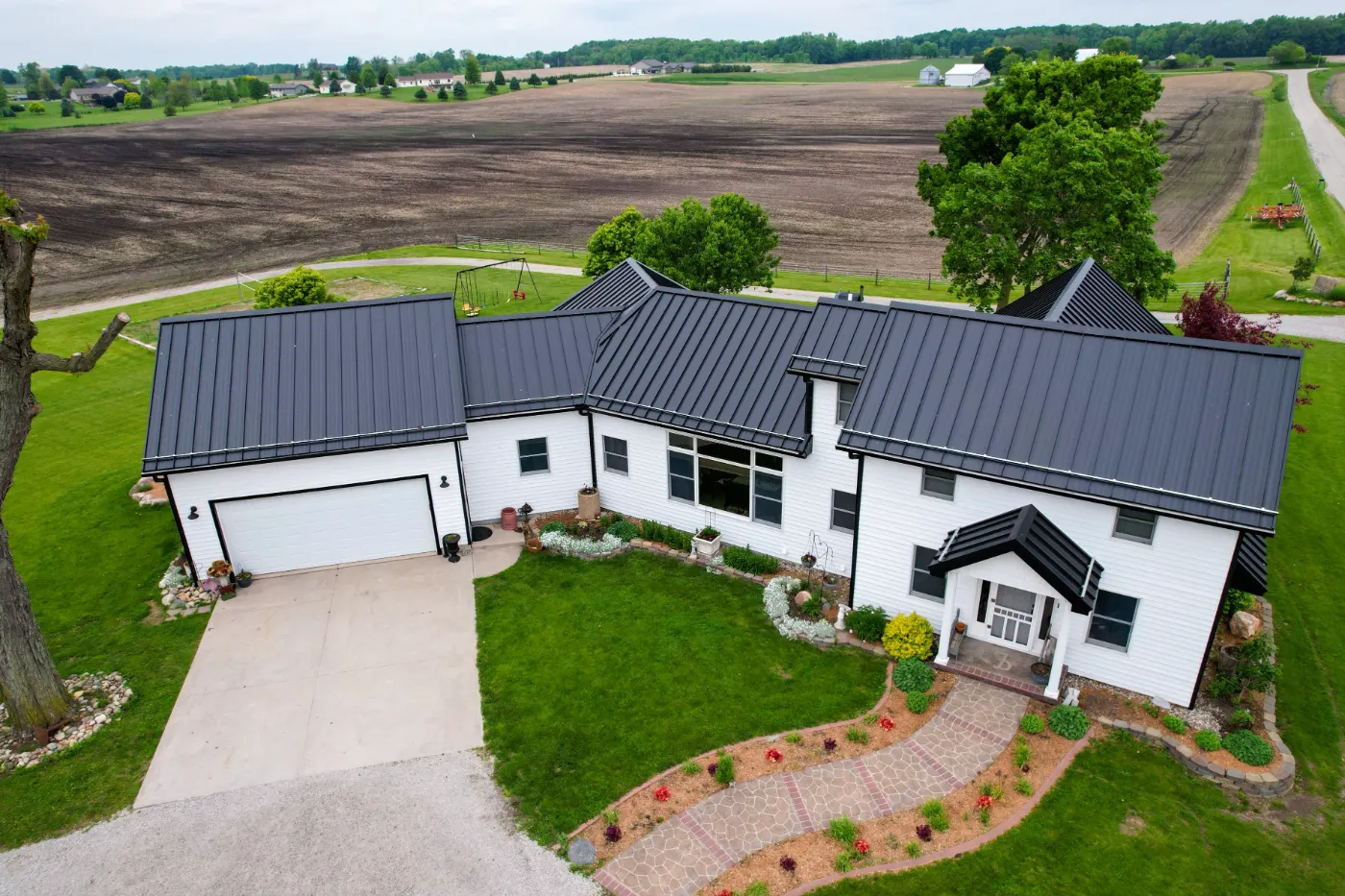 Manufacturer-certified roof installation in Hunters Pointe